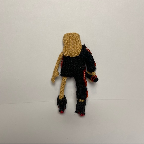 Tiny Knitted Frog- Reputation - Picture 5 of 8